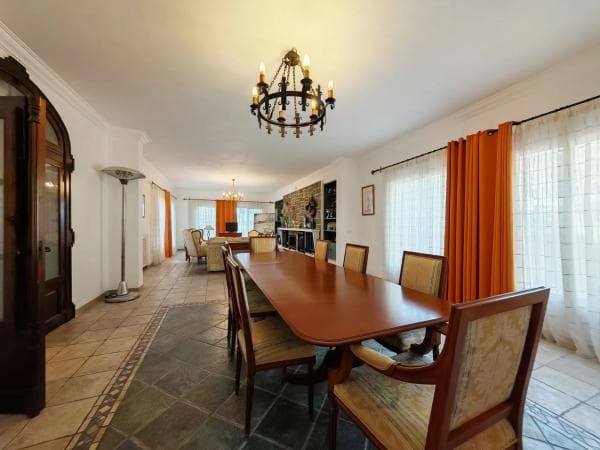 Chalet independiente en venta en Barrio El Rosario-Ricmar, Marbella
thumbnail 1