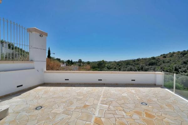 Chalet independiente en venta en Lugar Urbanizacion el Rosario, Marbella
thumbnail 1