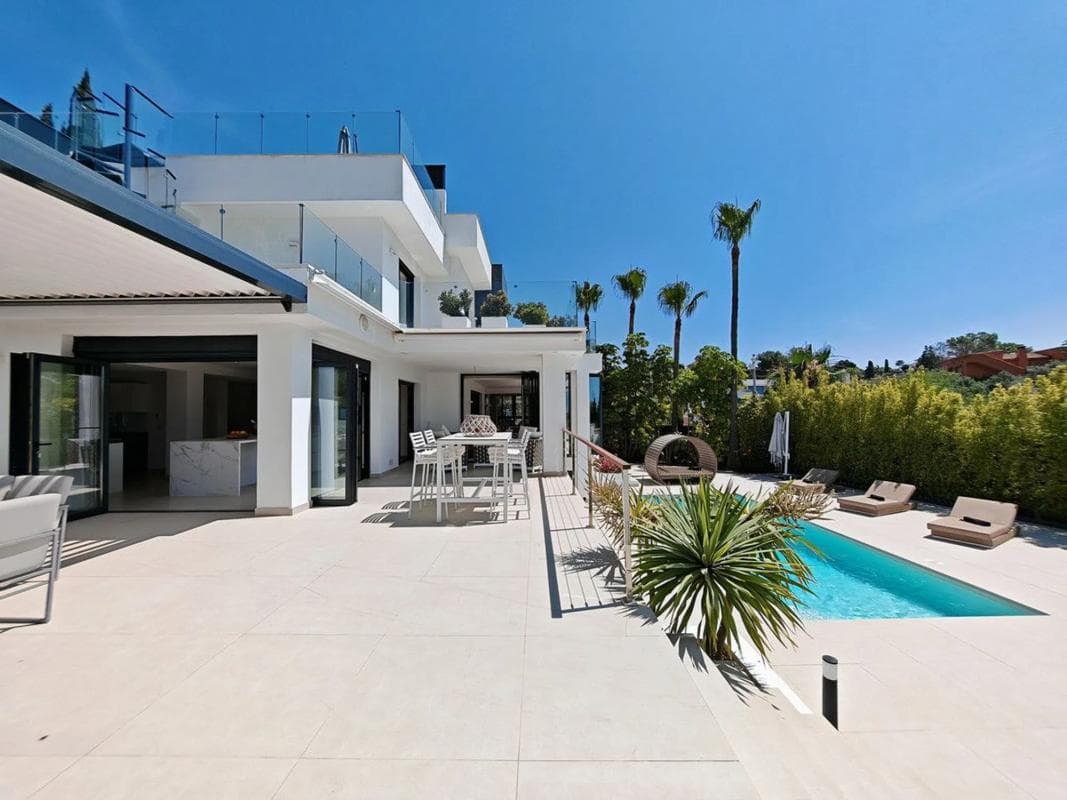 Venta de chalet independiente en Barrio El Rosario-Ricmar, Marbella
photo 4
