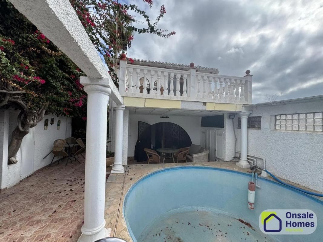 Venta de chalet independiente en Barrio El Rosario-Ricmar, Marbella
photo 2