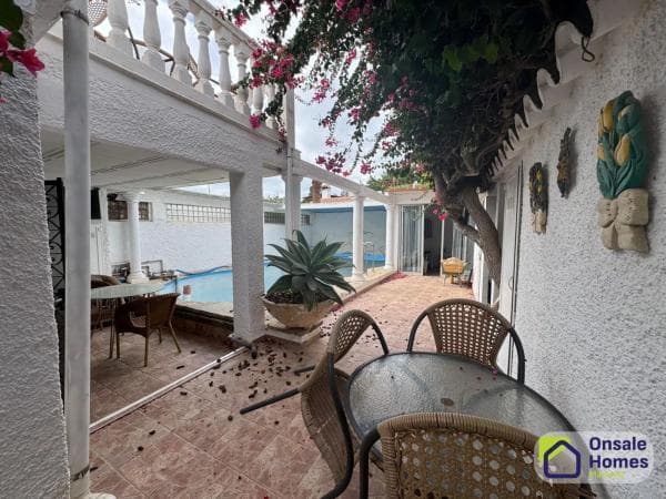 Chalet independiente en venta en Barrio El Rosario-Ricmar, Marbella
thumbnail 2