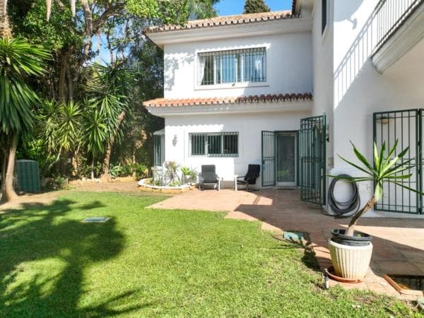 Chalet independiente en venta en Calle Geraneos los, 67, Marbella
thumbnail 2