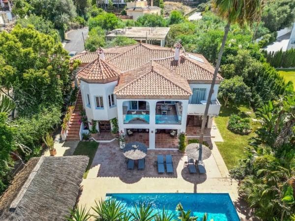Chalet independiente en venta en Barrio El Rosario-Ricmar, Marbella
thumbnail 1