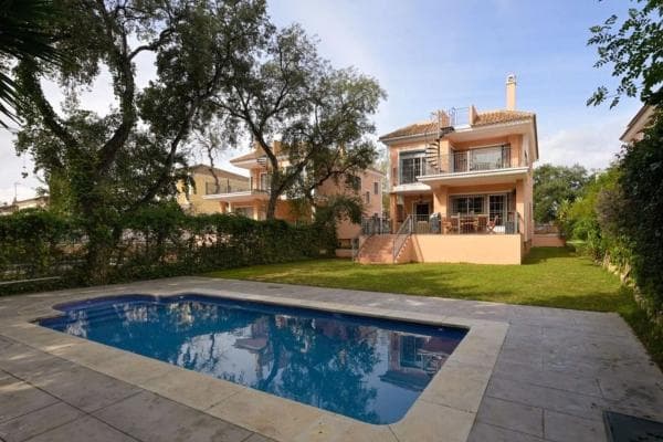 Chalet independiente en venta en Barrio El Rosario-Ricmar, Marbella
photo 1