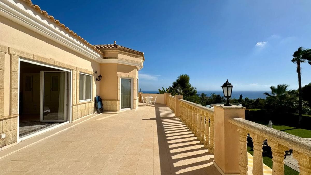 Venta de chalet independiente en Barrio El Rosario-Ricmar, Marbella
photo 3
