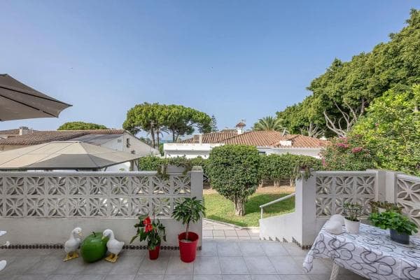 Chalet independiente en venta en Urbanización Costabella, Marbella
thumbnail 1