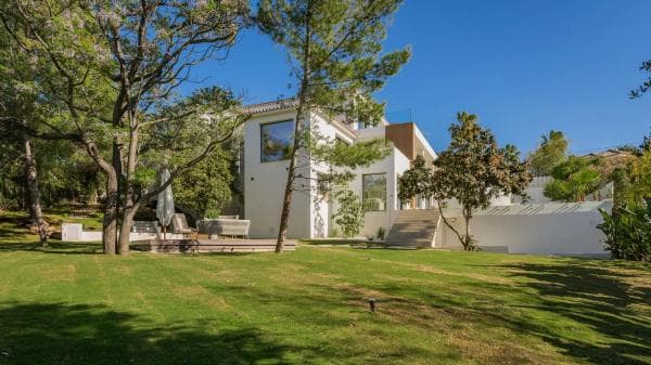 Chalet independiente en venta en Barrio El Rosario-Ricmar, Marbella
thumbnail 2