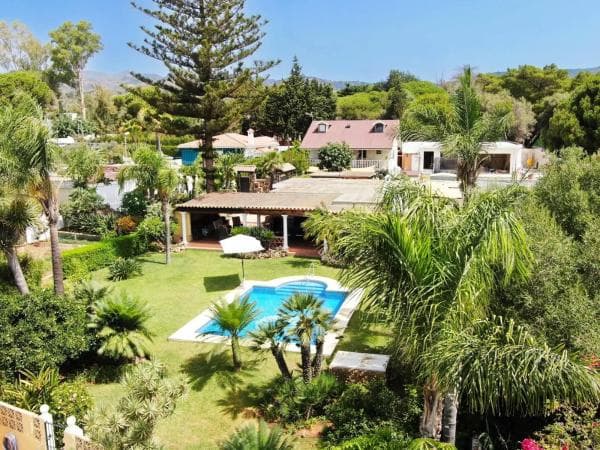 Chalet independiente en venta en Camino de los Madereros, Marbella
thumbnail 2