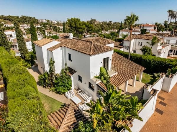 Chalet independiente en venta en Calle Eagle, Marbella
thumbnail 1