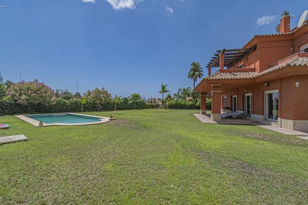 Chalet independiente en venta en Calle Birdie, Marbella
thumbnail 1