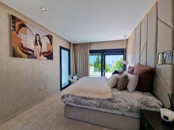 Chalet independiente en venta en C./ Nardo, 107, Marbella
thumbnail 1