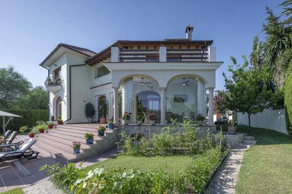 Chalet independiente en venta en Barrio El Rosario-Ricmar, Marbella
thumbnail 1