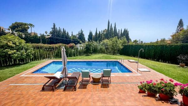 Chalet independiente en venta en Urbanización el Rosario, Marbella
thumbnail 1
