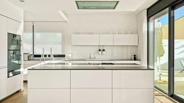 Chalet independiente en venta en Barrio Costabella, Marbella
thumbnail 1