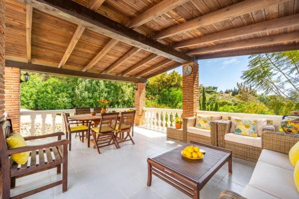 Chalet independiente en venta en Barrio El Rosario-Ricmar, Marbella
photo 1