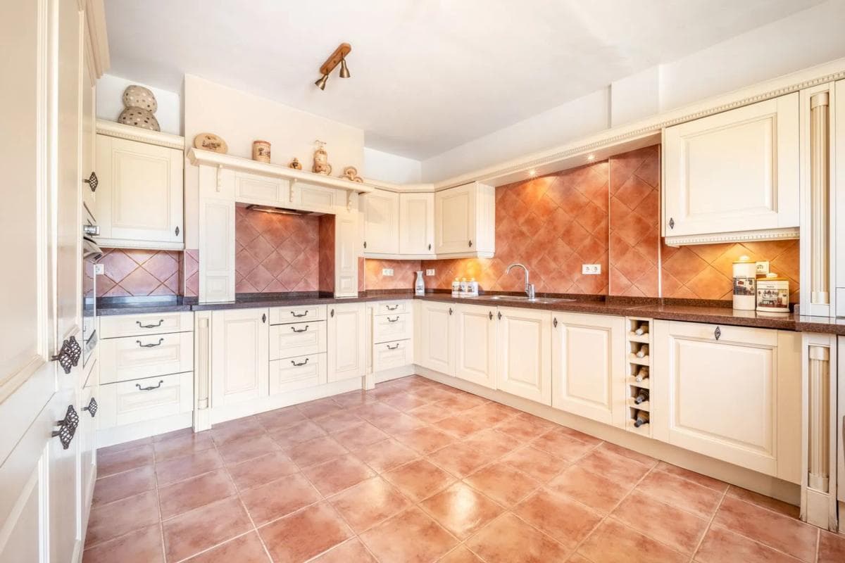 Venta de chalet independiente en Barrio El Rosario-Ricmar, Marbella
photo 3