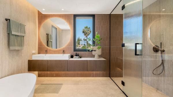 Chalet independiente en venta en Calle los Geranios, 143, Marbella
thumbnail 2