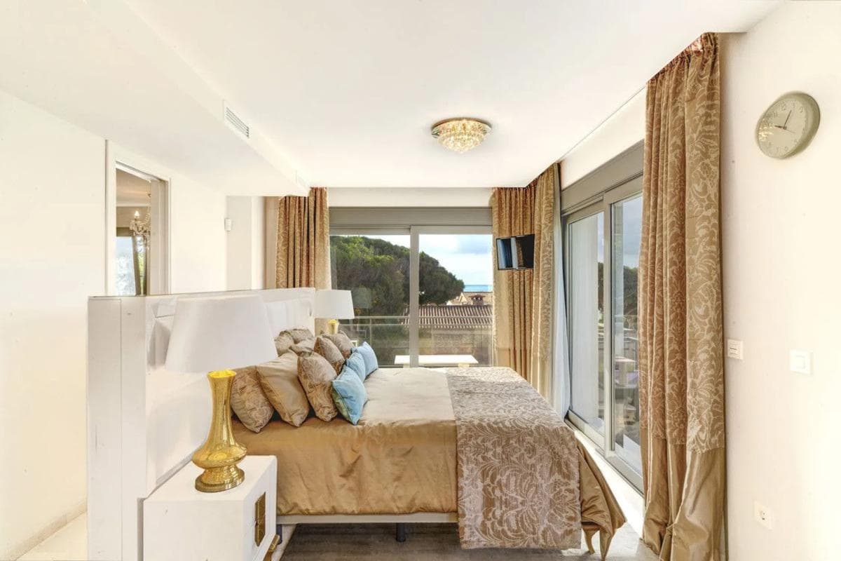 Venta de chalet independiente en Avenida Cervantes, Marbella
photo 2