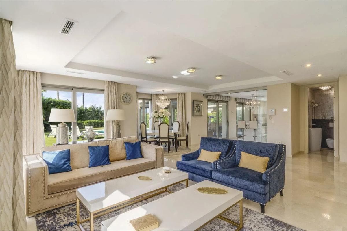 Venta de chalet independiente en Avenida Cervantes, Marbella
photo 3