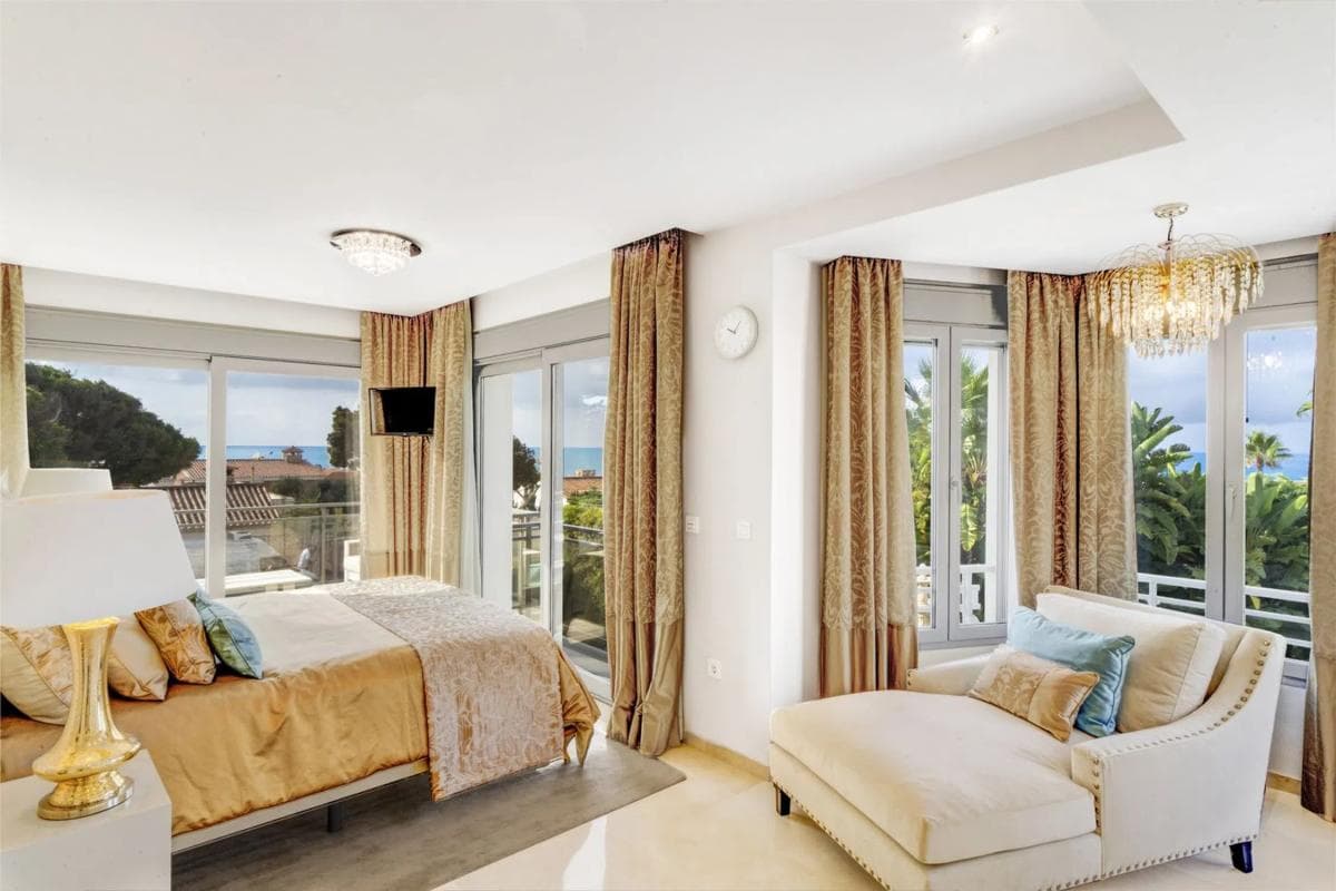 Venta de chalet independiente en Barrio Costabella, Marbella
photo 4