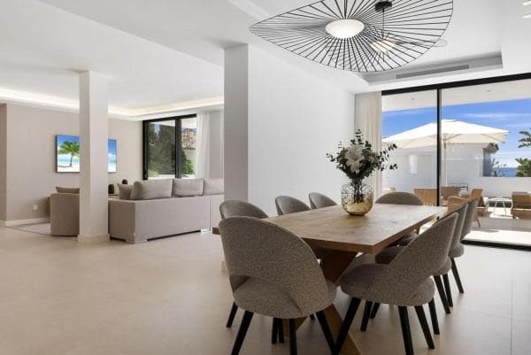 Chalet independiente en venta en C./ Orquidea, 62, Marbella
thumbnail 2