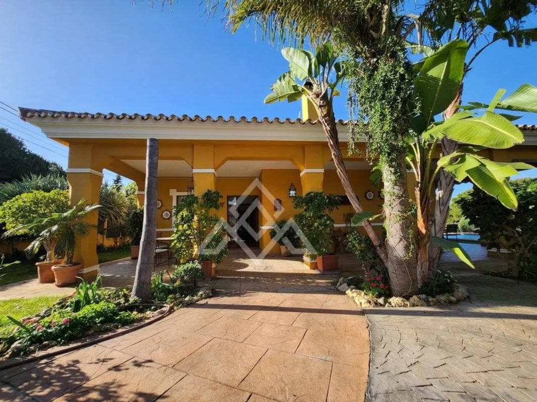 Sale of independent chalet in Camino de los Leñadores, 87 -86, Marbella
photo 4