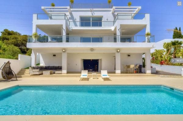 Chalet independiente en venta en Barrio El Rosario-Ricmar, Marbella
thumbnail 1