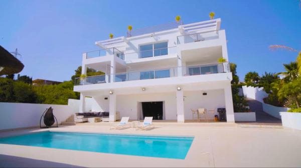 Chalet independiente en venta en Barrio El Rosario-Ricmar, Marbella
thumbnail 2