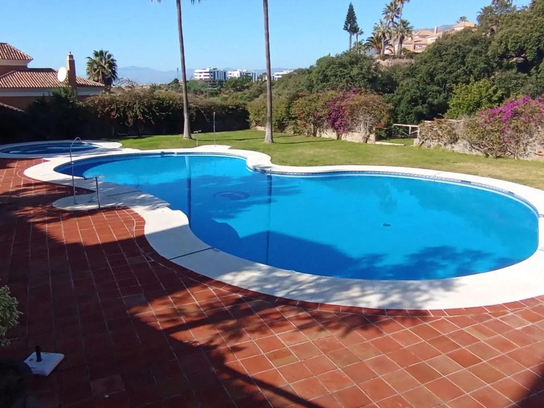 Properties for sale and rent in Spain photo 4