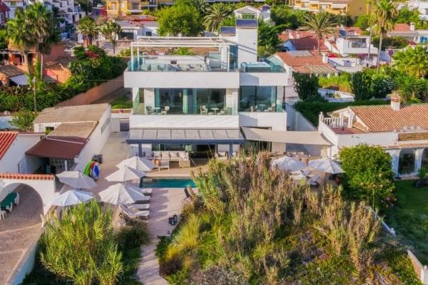 Chalet independiente en venta en Barrio Costabella, Marbella
photo 1