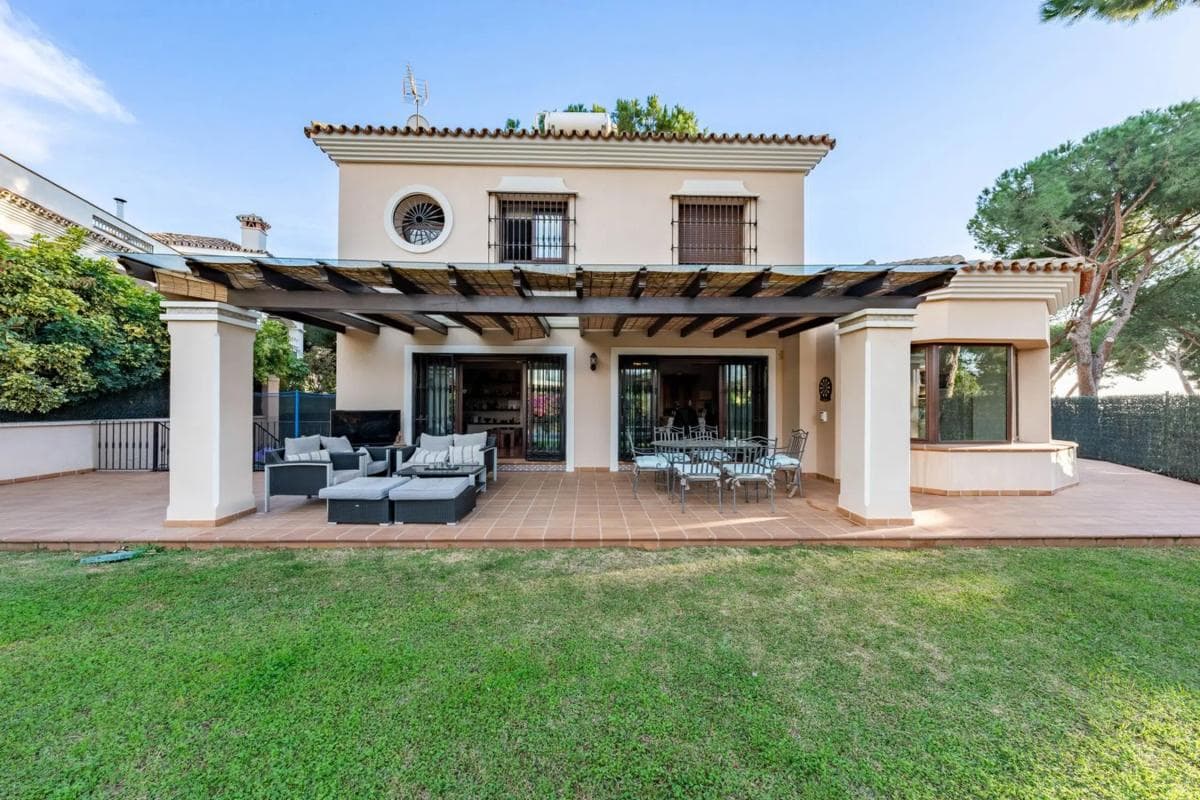 Venta de chalet independiente en Barrio Costabella, Marbella
photo 5