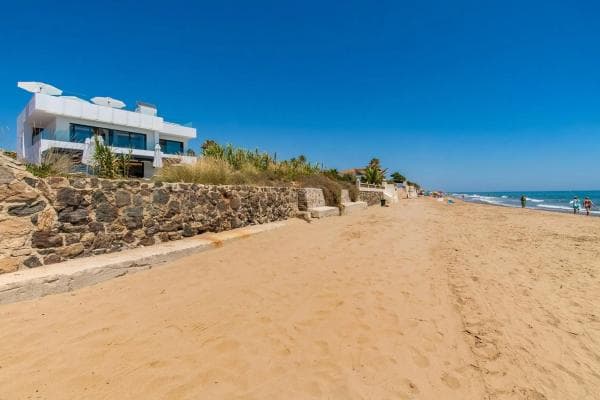 Chalet independiente en venta en Calle berlin, Marbella
thumbnail 2