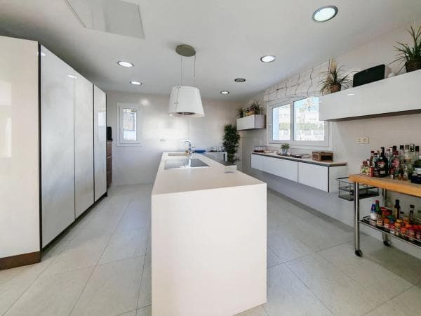 Chalet independiente en venta en Barrio El Rosario-Ricmar, Marbella
thumbnail 2