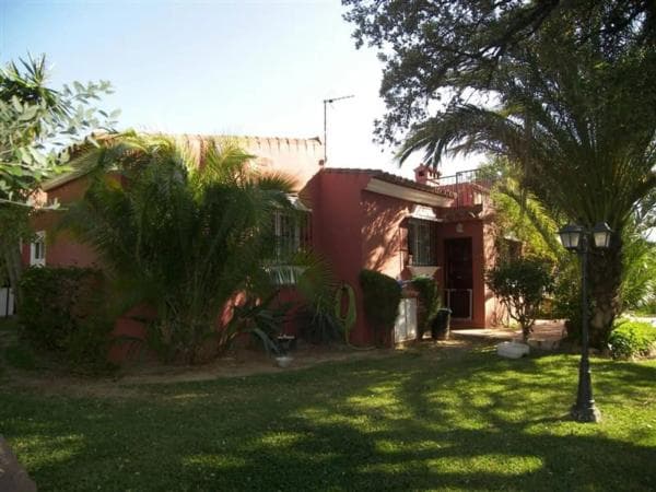 Chalet independiente en venta en Barrio El Rosario-Ricmar, Marbella
photo 1