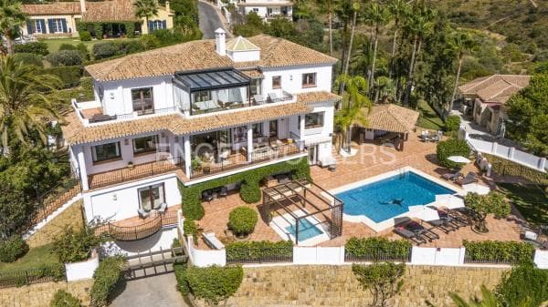 Chalet independiente en venta en Urbanización el Rosario, Marbella
photo 1
