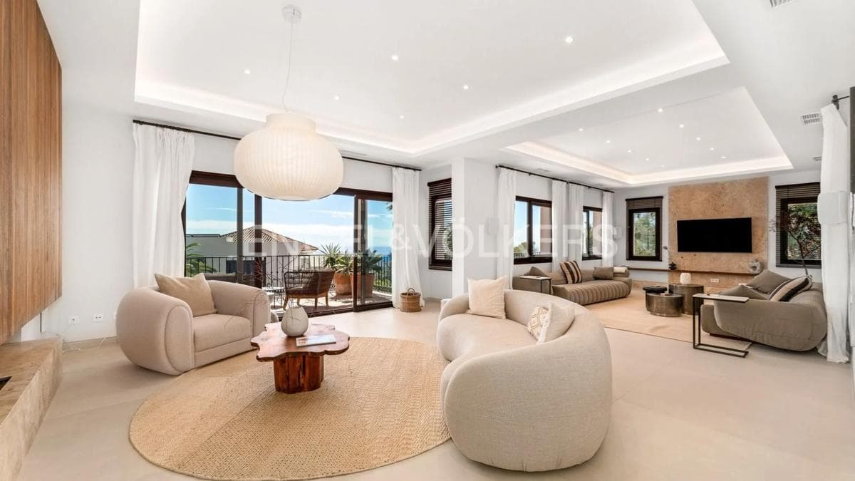 Venta de chalet independiente en Urbanización el Rosario, Marbella
photo 2