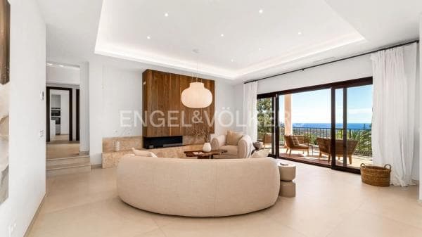 Chalet independiente en venta en Urbanización el Rosario, Marbella
thumbnail 2