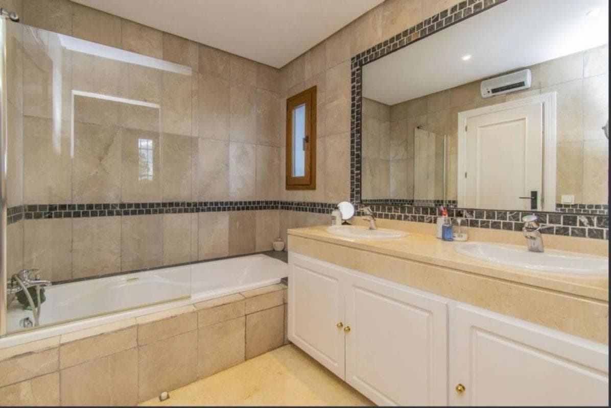 Venta de chalet independiente en Barrio La Merced, Marbella
photo 3