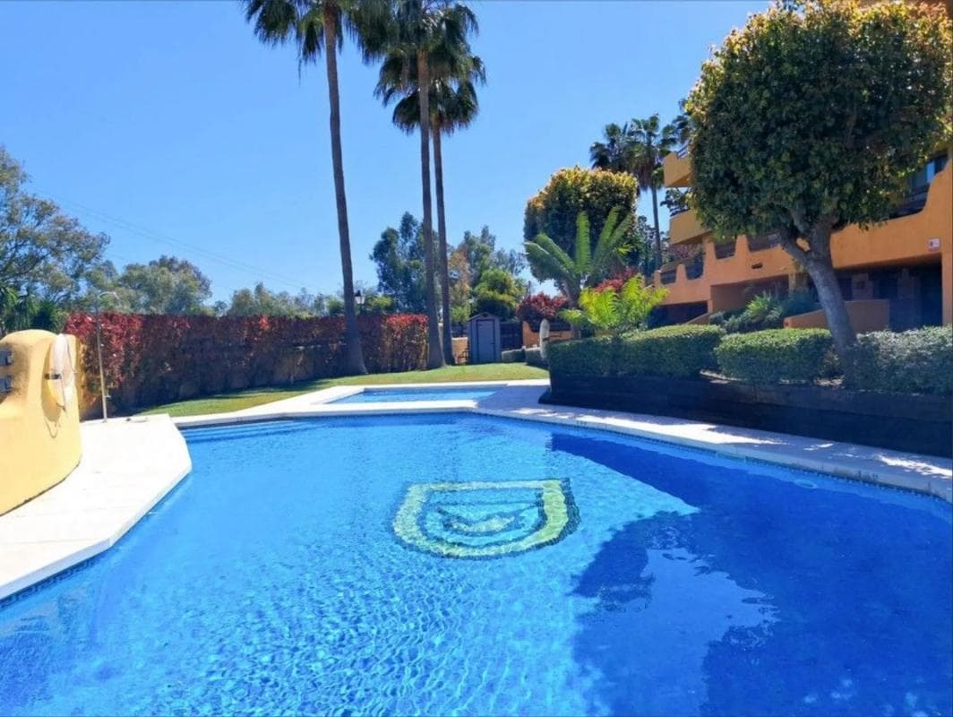 Venta de chalet adosado en Barrio Valdeolletas-Las Cancelas-Xarblanca , Marbella photo 4