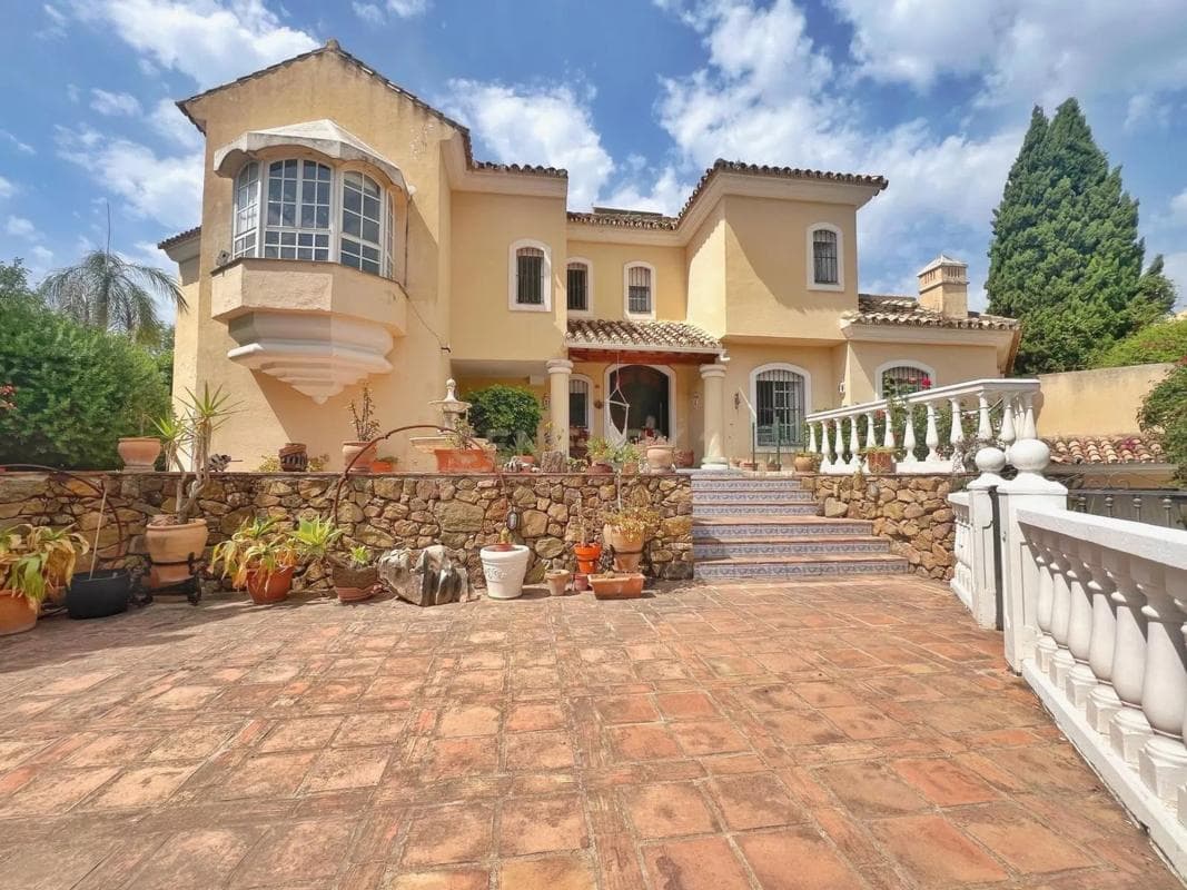 Venta de chalet independiente en Calle la Pimienta, Marbella
photo 2