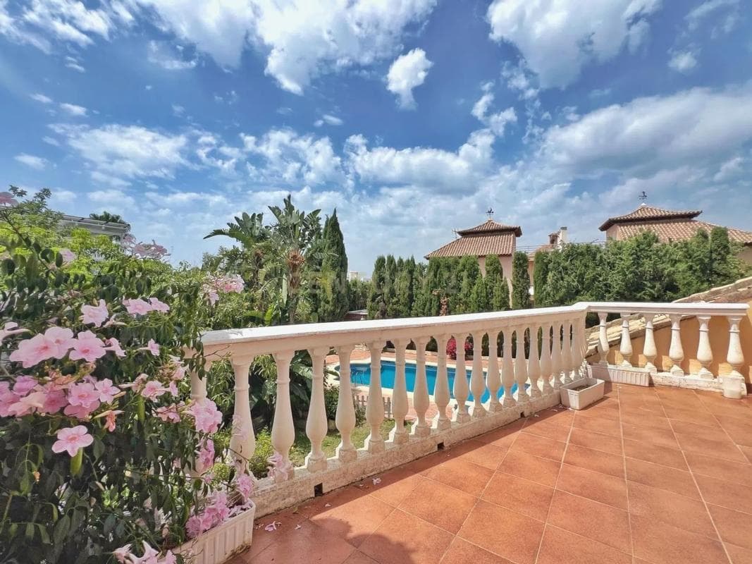 Venta de chalet independiente en Calle la Pimienta, Marbella
photo 4