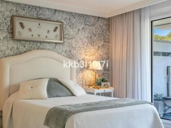 Piso en venta en Calle Arturo Rubinstein, Marbella
thumbnail 2