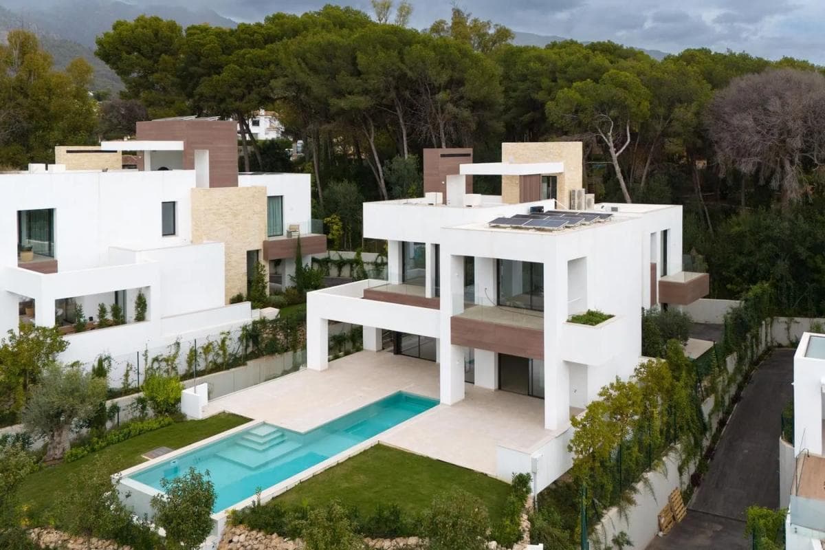 Venta de chalet adosado en CL VIGIL DE QUIÑONES-MERCED , Marbella photo 3