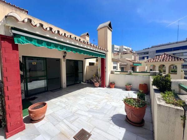 Piso en venta en Calle Jacinto Benavente, 17, Marbella
thumbnail 2