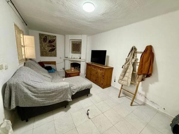 Chalet adosado en venta en Calle Postigos , Marbella thumbnail 2