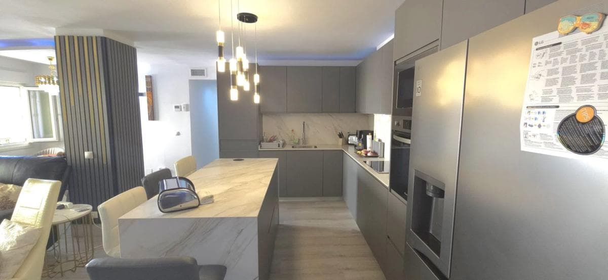 Sale of apartment in Avenida Ricardo Soriano, Marbella
photo 2