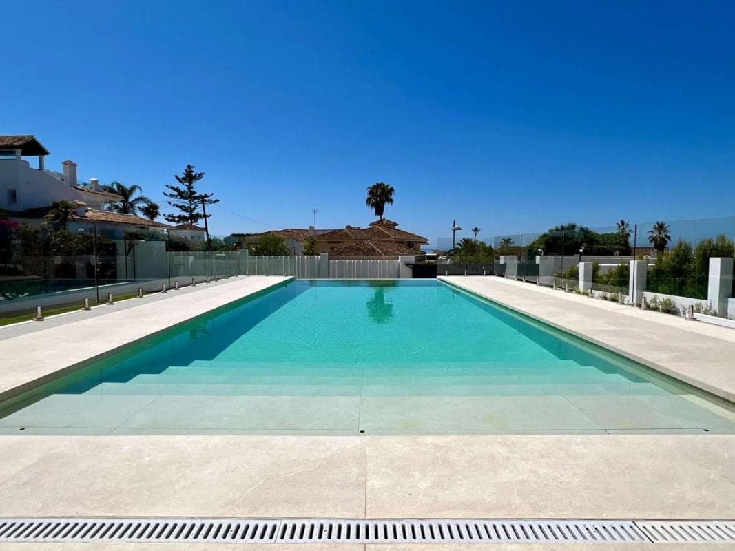 Продажа отдельного шале в Barrio Miraflores, Марбелла photo 4
