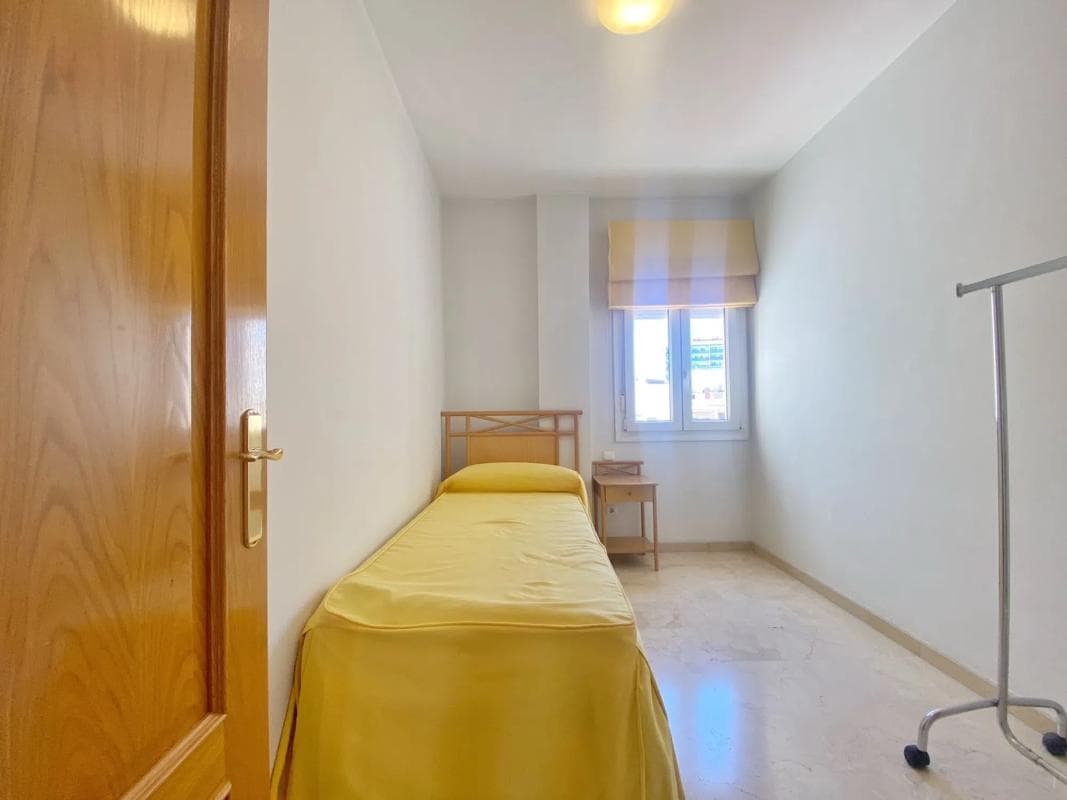 Sale of apartment in Barrio Playa Bajadilla-Puertos, Marbella
photo 2