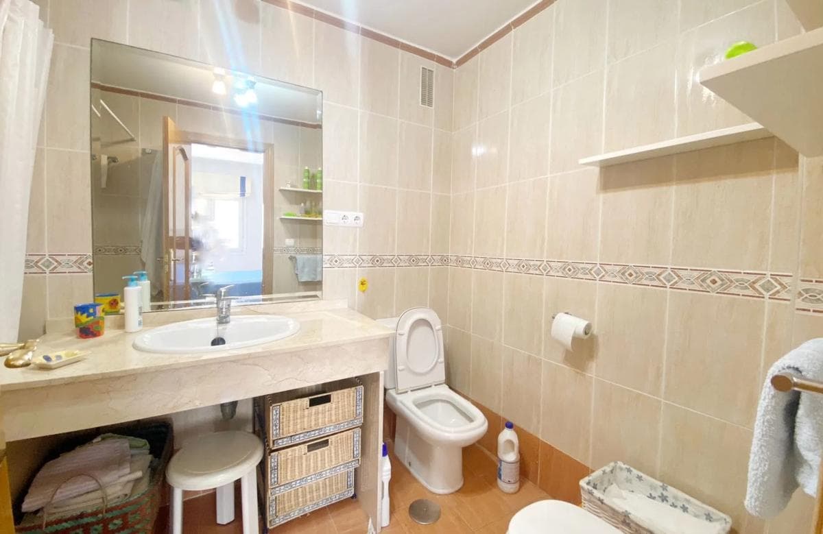 Sale of apartment in Barrio Playa Bajadilla-Puertos, Marbella
photo 3
