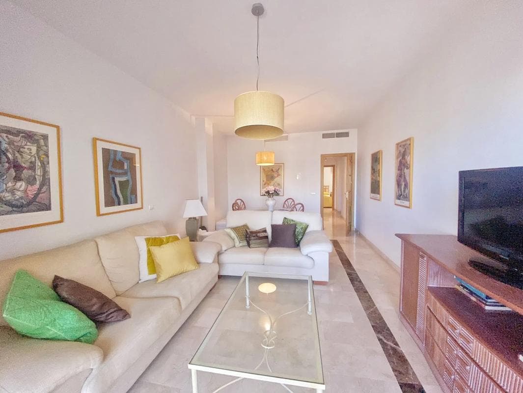 Sale of apartment in Barrio Playa Bajadilla-Puertos, Marbella
photo 4